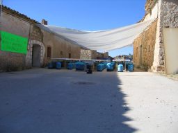 Esperando que venga la gente, que est� en la Misa.